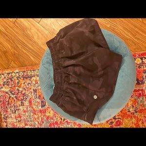 Lululemon hotty hot shorts 2.5!